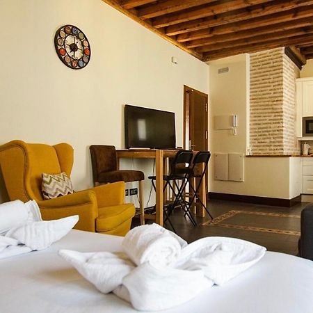 Aparthotel Tiempo De Toledo Esterno foto