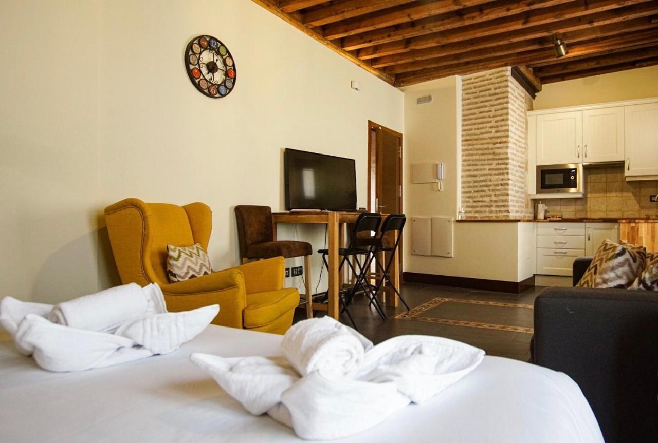 Aparthotel Tiempo De Toledo Esterno foto